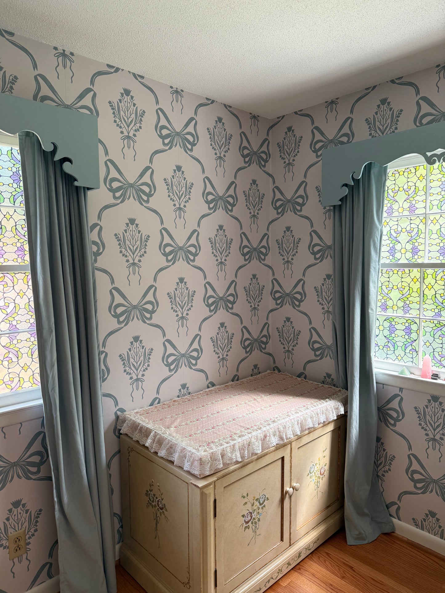 Lacey Wallpaper by The Beau Studio - Loomwell Home Goods