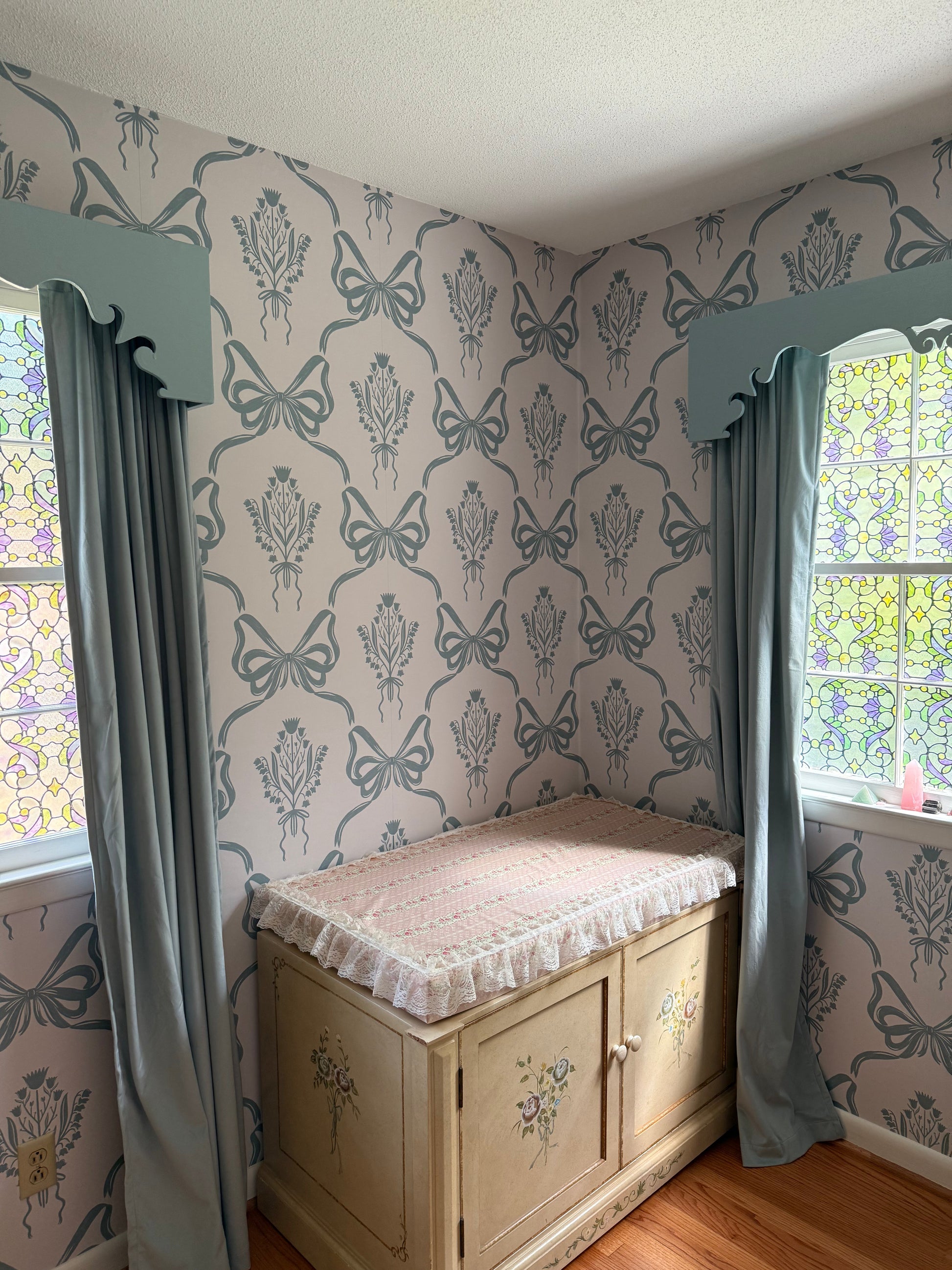 Lacey Wallpaper by The Beau Studio - Loomwell Home Goods