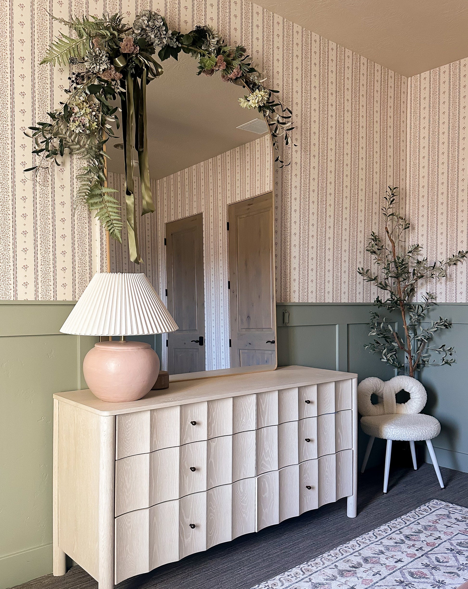Lyla Wallpaper by Ali Anni - Loomwell Home Goods