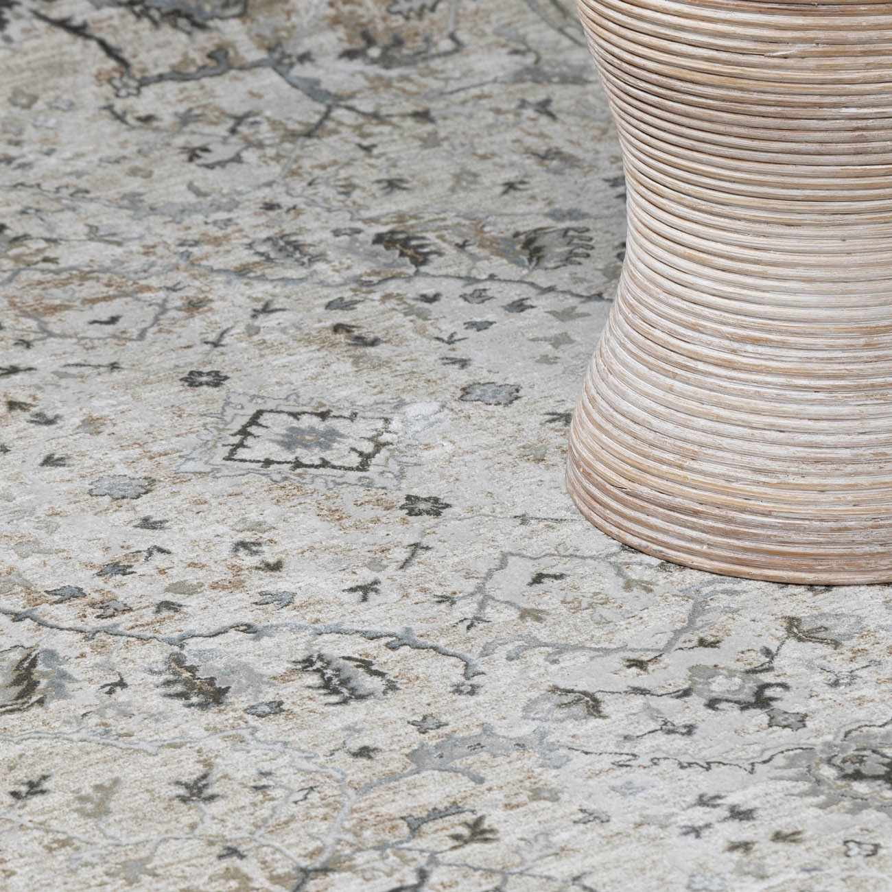 Gray Pink Traditional Wool Area Rug - Boutique Rugs