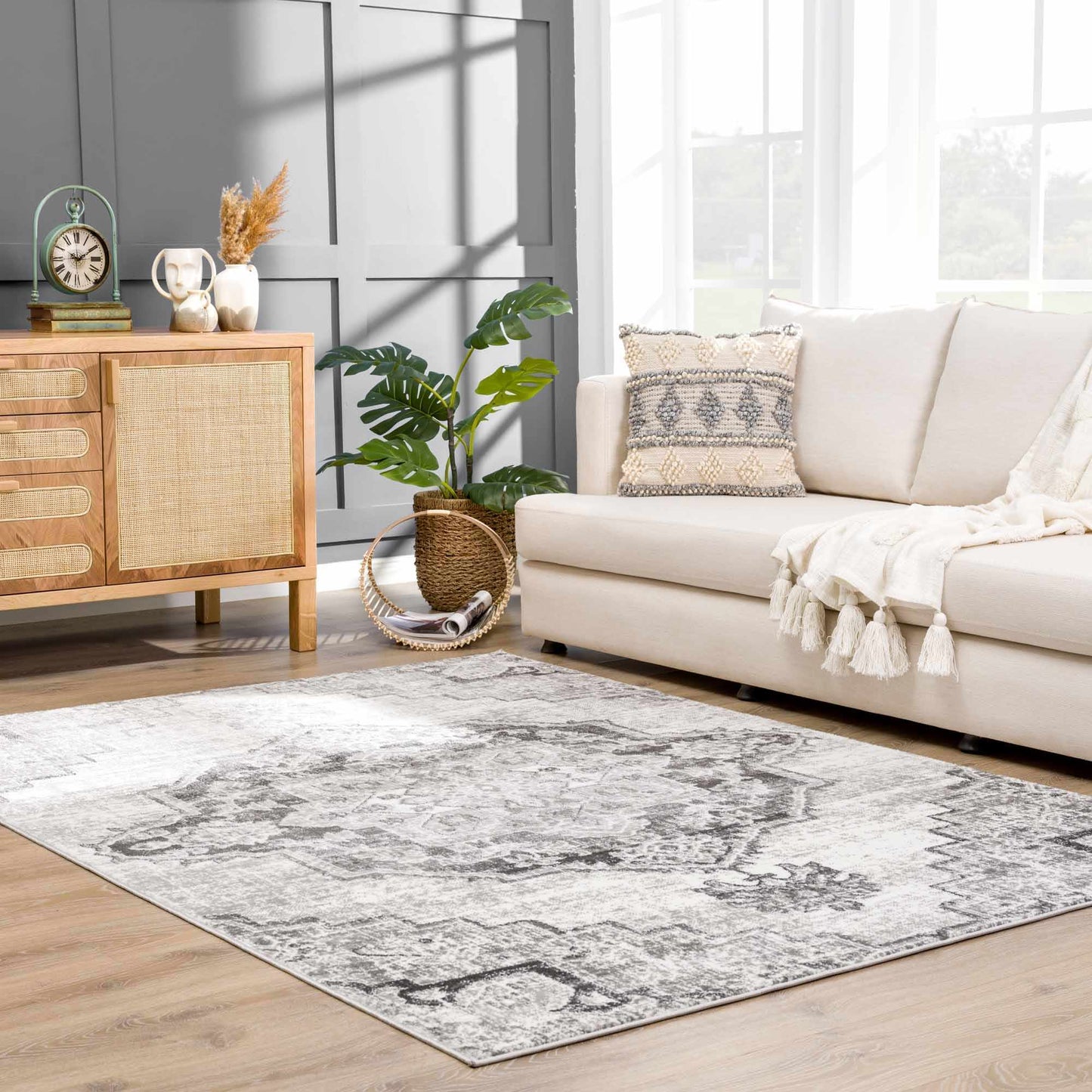 Elani Gray Medallion Rug