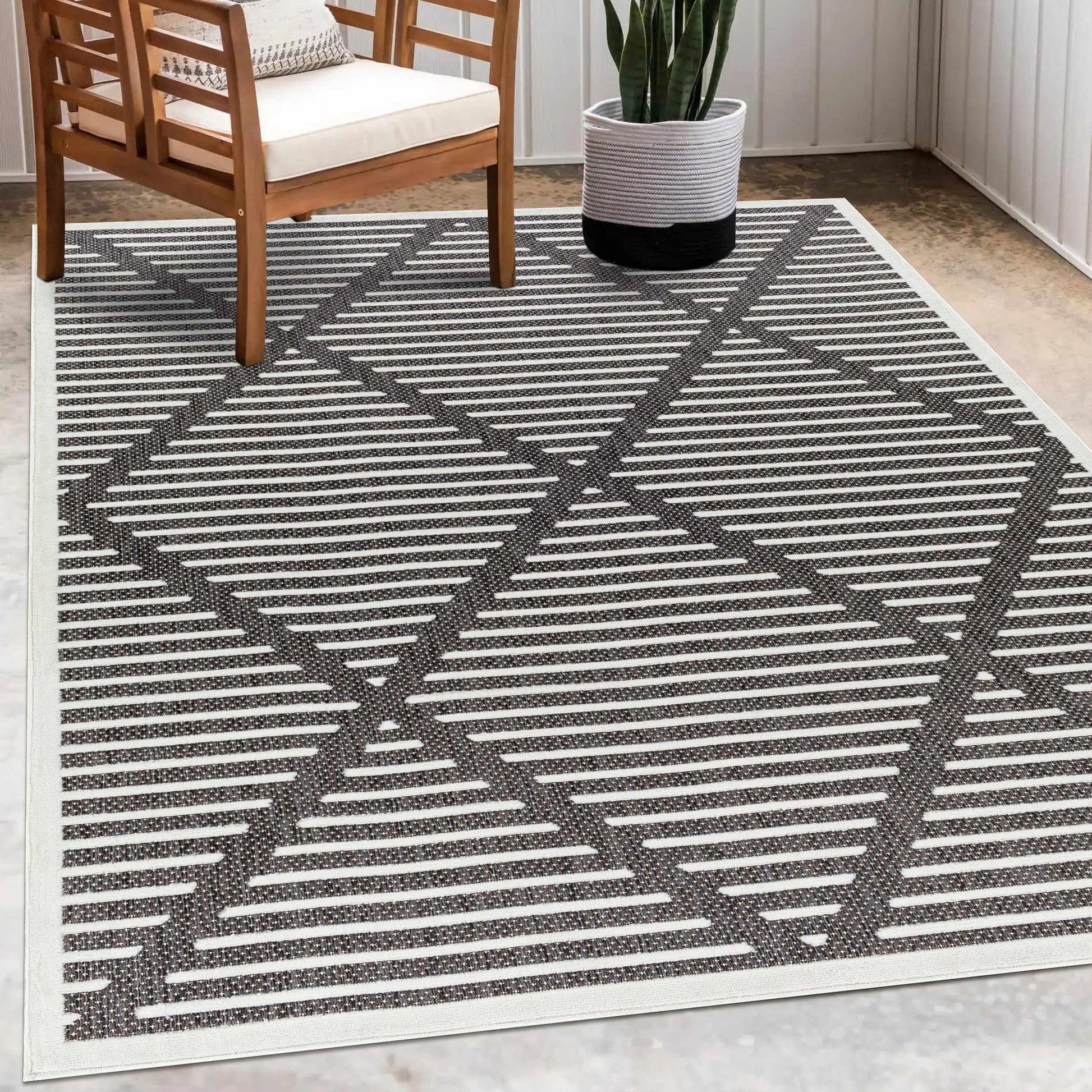 Anah Black Outdoor Rug - Boutique Rugs