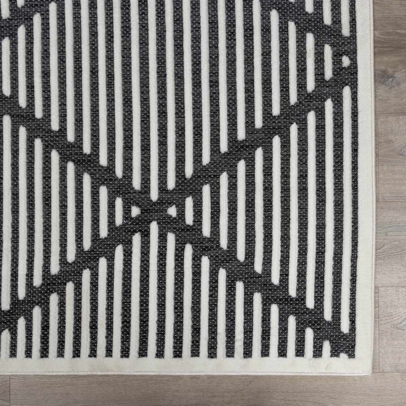 Anah Black Outdoor Rug - Boutique Rugs