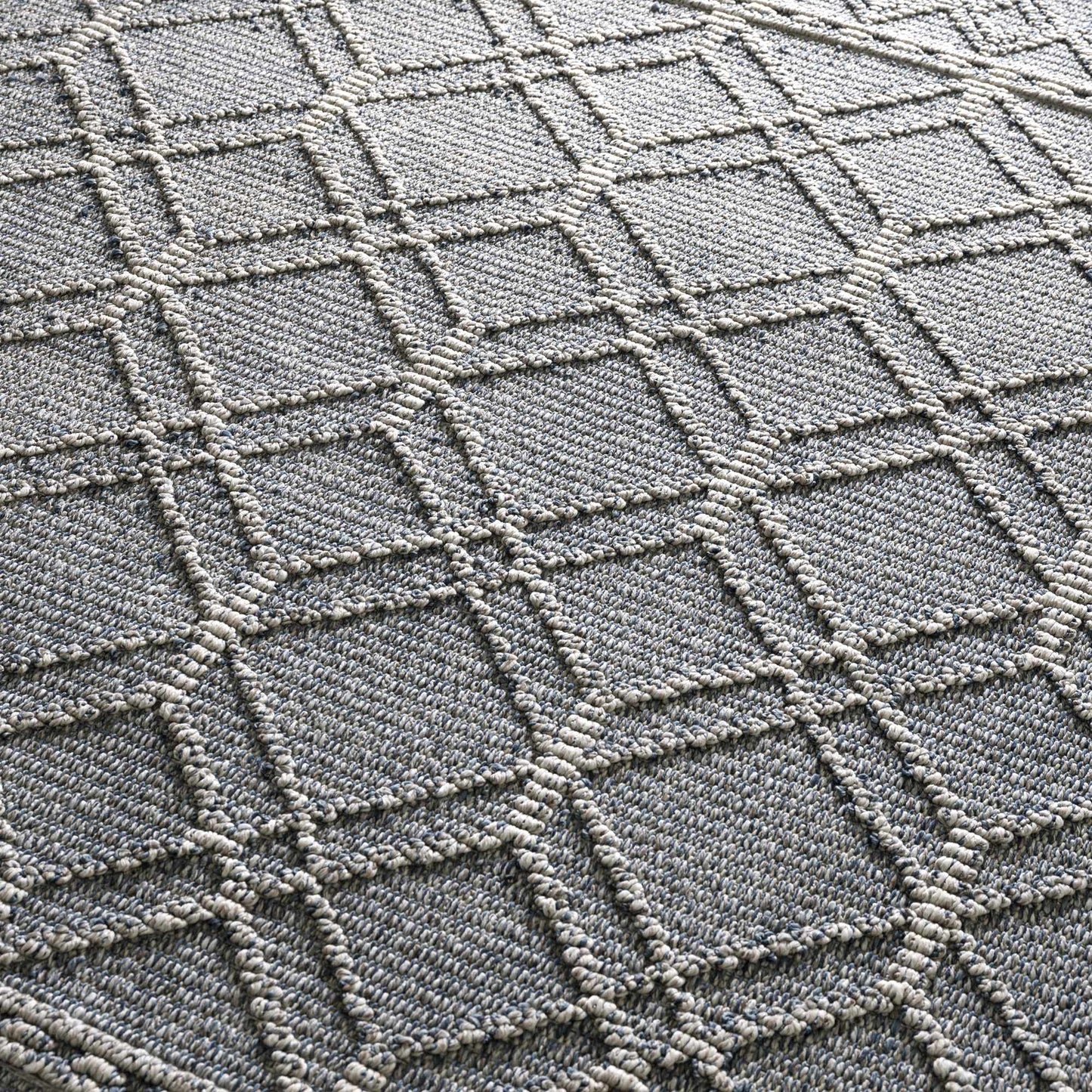 Tapis à treillis texturé gris bleu Diah - Édition limitée