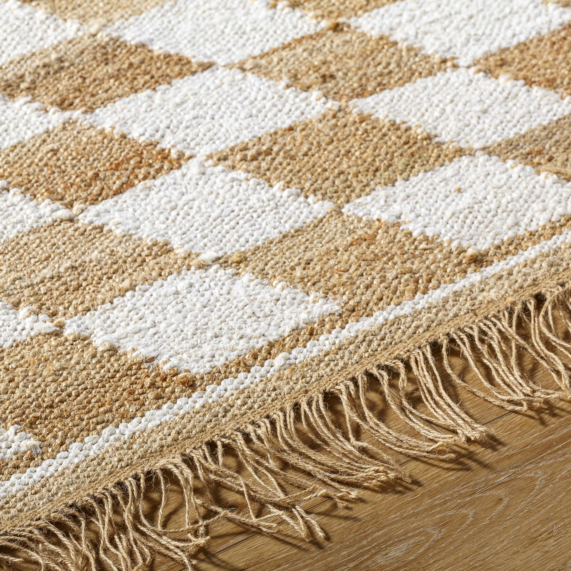 Diamond Checkered Jute Rug with Fringe - 2’ x 3’ Rectangle - Boutique Rugs