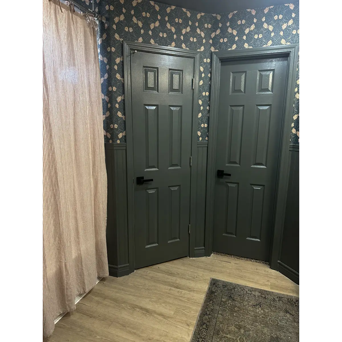 Amberly Wallpaper - Traditional Floral - by Aubrey Fairchild - Loomwell Home Goods