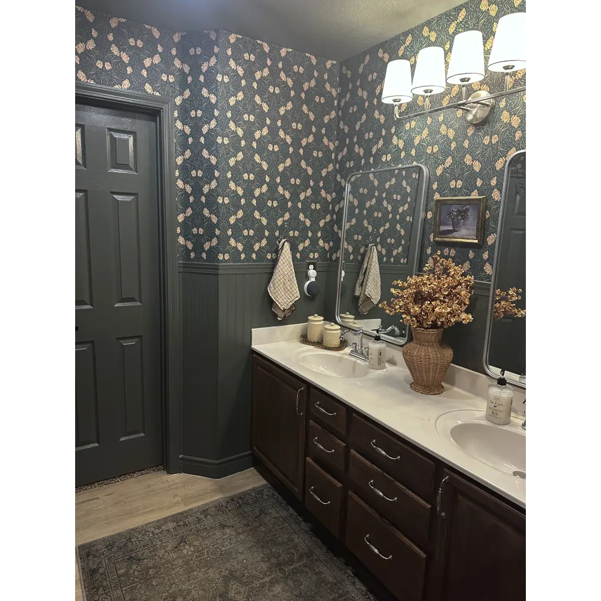 Amberly Wallpaper - Traditional Floral - by Aubrey Fairchild - Loomwell Home Goods