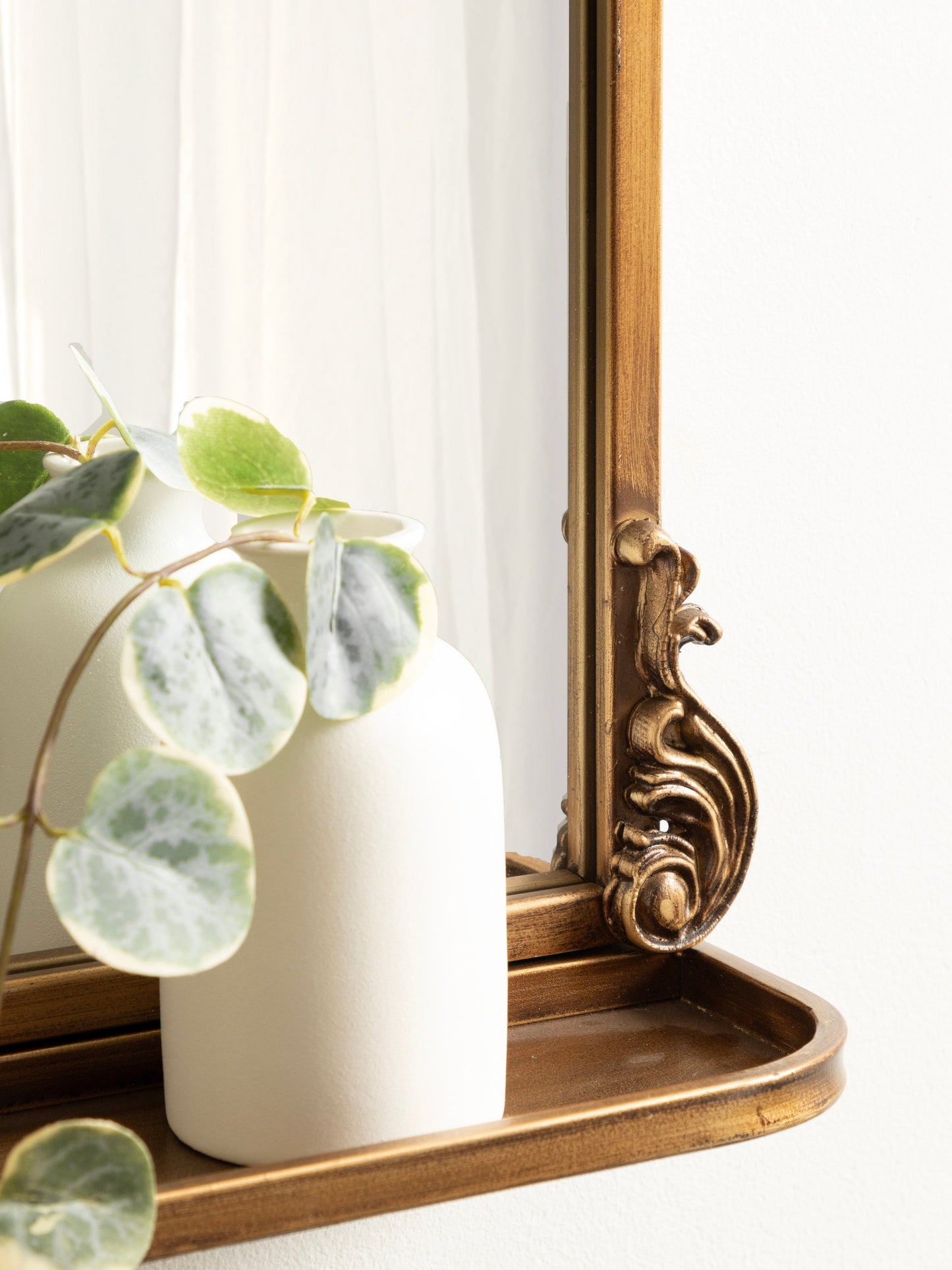 Arendahl Elegant Arch Mirror with Shelf
