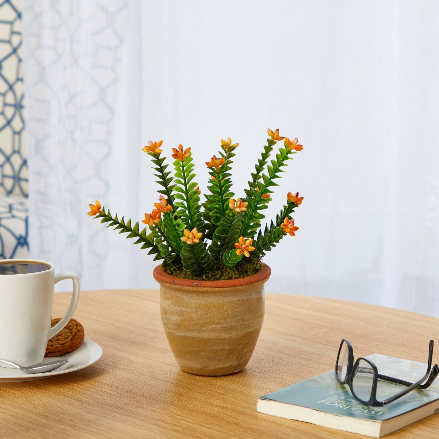 Planta suculenta artificial de 10” con flores de sedum en maceta de cerámica