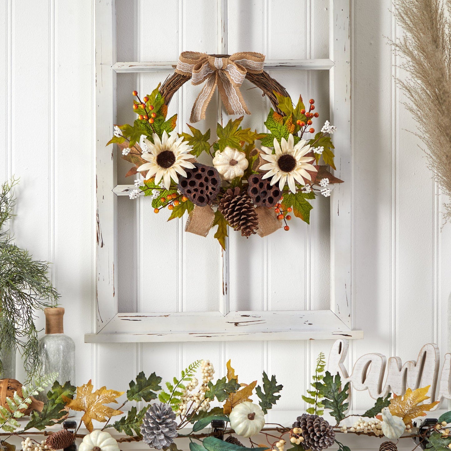 Couronne artificielle d'automne de 20 po avec tournesol, citrouille blanche et gousse de lotus séchée et nœud décoratif