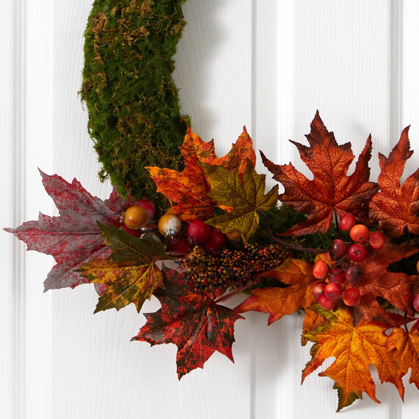 Couronne d'automne artificielle de 20 po avec feuilles d'érable et baies