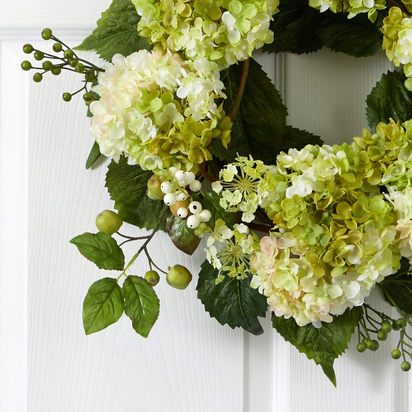 Corona de hortensias artificiales de 22”