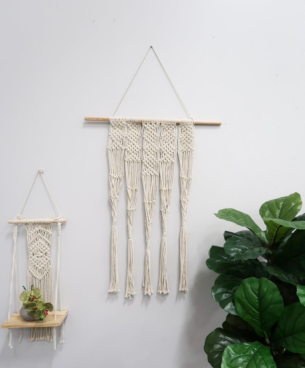 Estante de macramé de madera Boho Chic de 22" con tejido de rombos