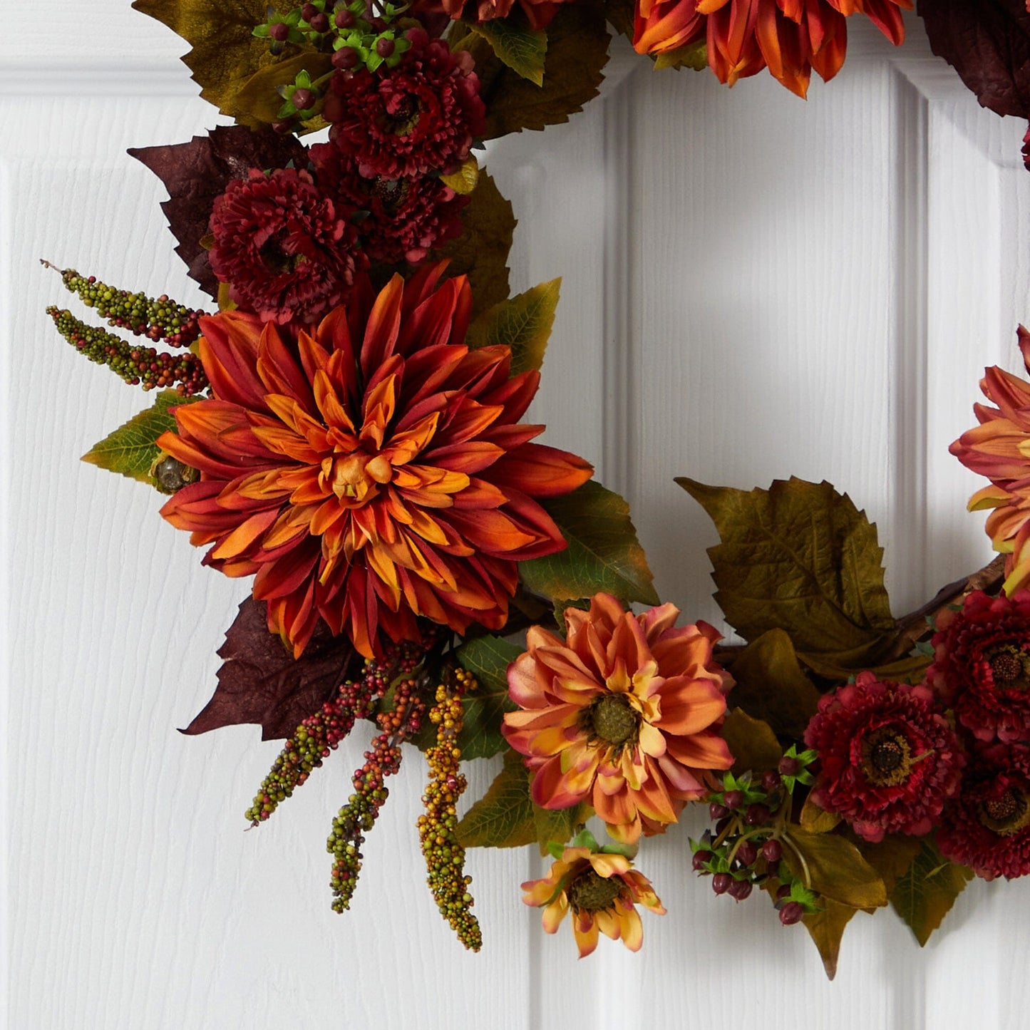 Couronne de dahlias et de chrysanthèmes de 22 po – Beauté d'automne