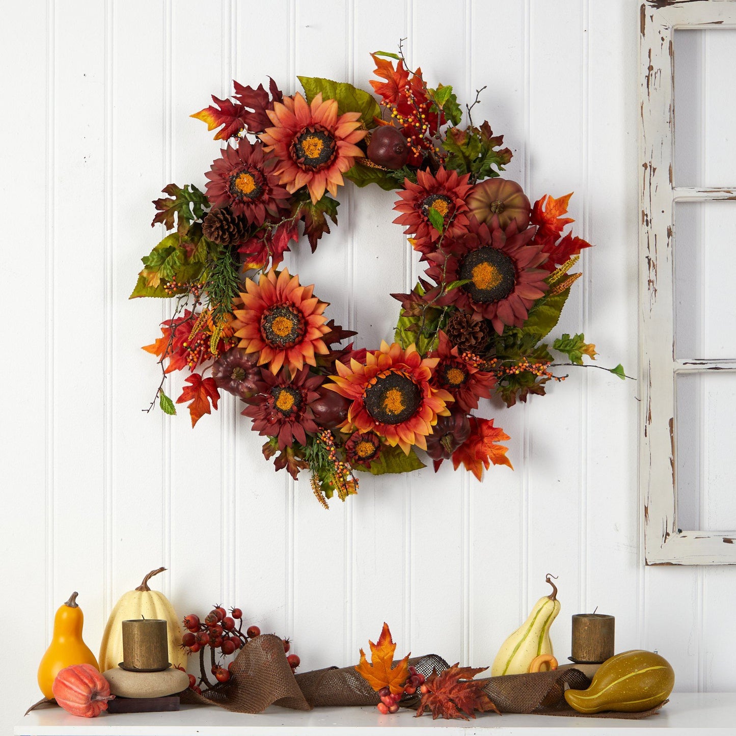 Couronne artificielle d'automne de 24 po avec tournesols, citrouilles, pommes de pin et baies