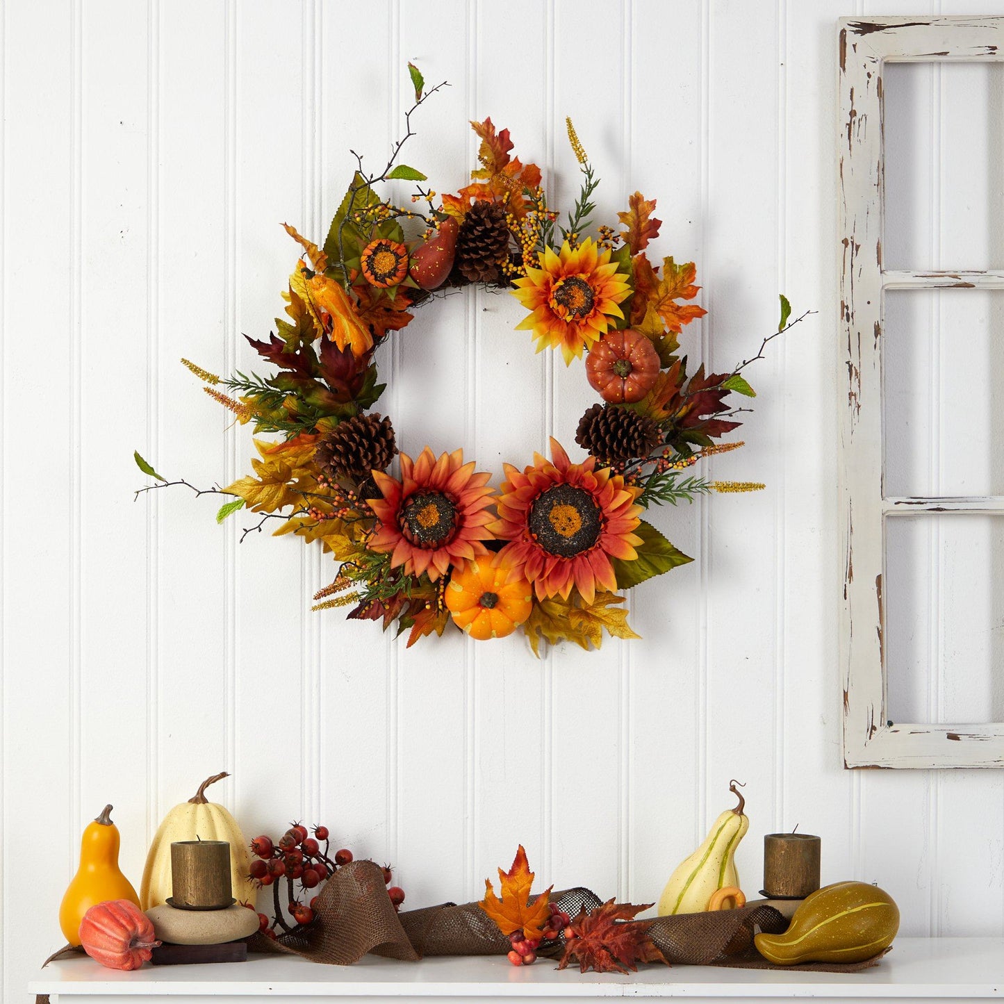 Couronne artificielle d'automne de 24 po avec tournesols, citrouilles, courges, pommes de pin et baies