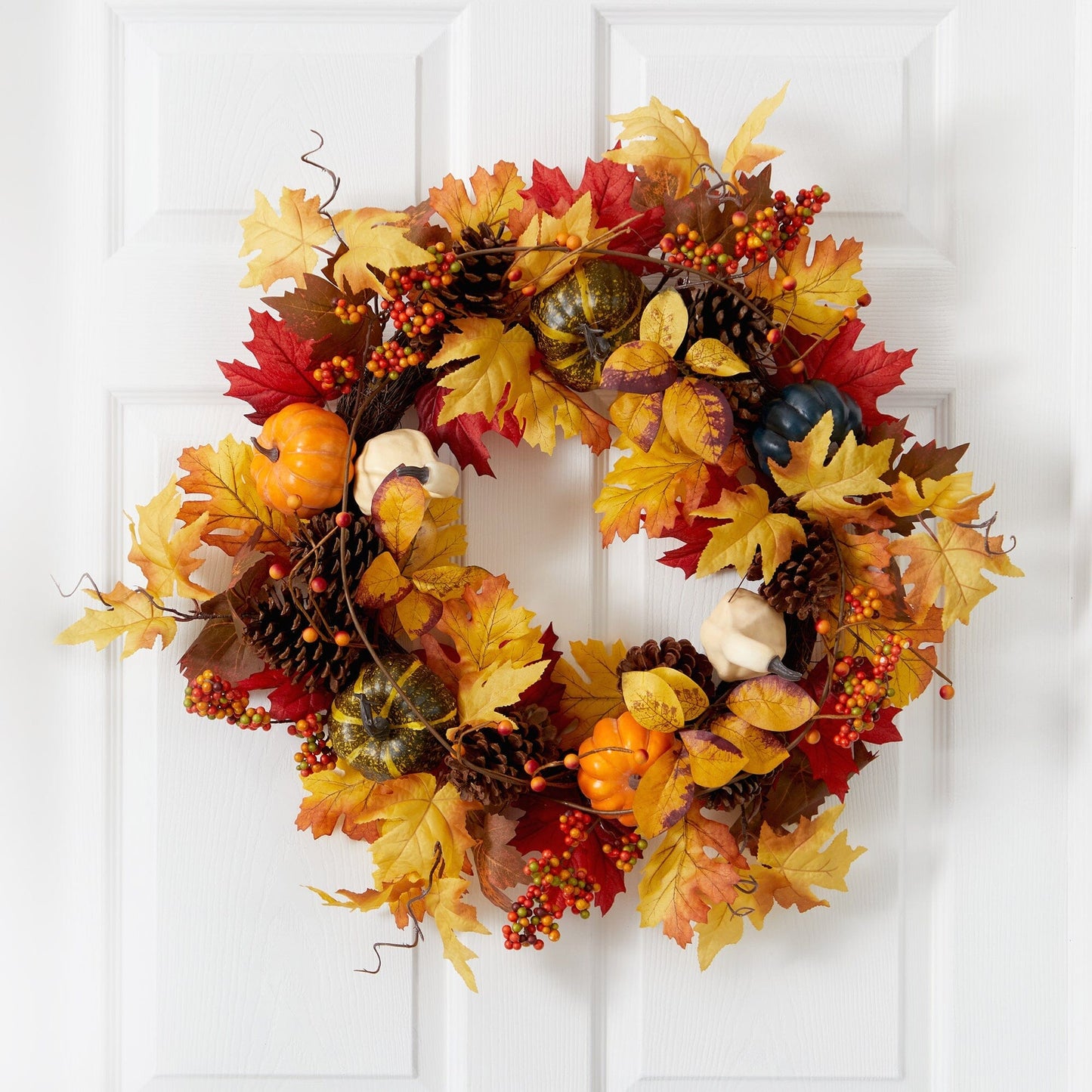 Couronne d'automne artificielle de 26 po avec citrouille, courge, pomme de pin et feuille d'érable