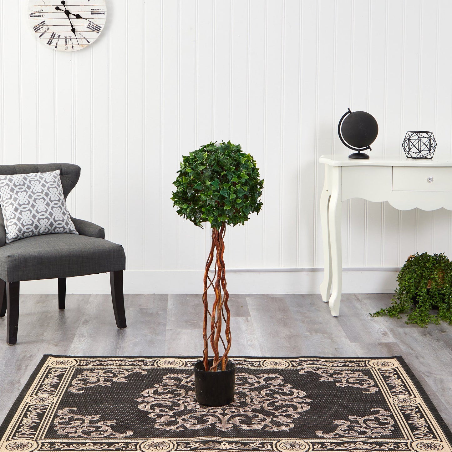 Árbol topiario artificial de bola simple de hiedra inglesa de 3,5 pies con tronco natural resistente a los rayos UV (interior/exterior)