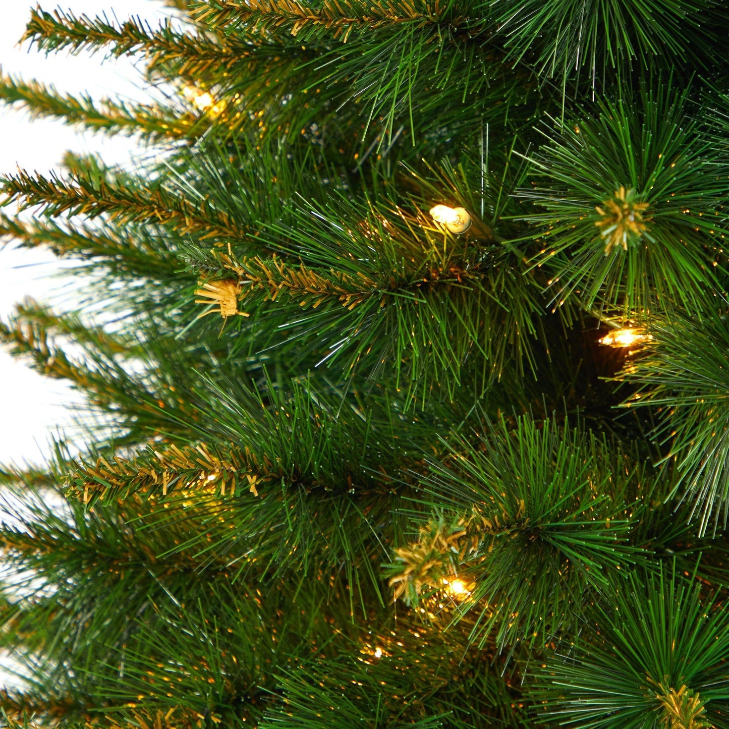 Árbol de Navidad artificial de pino de Nueva Inglaterra de 3,5 pies con 50 luces transparentes y 117 ramas flexibles en urna de color hierro