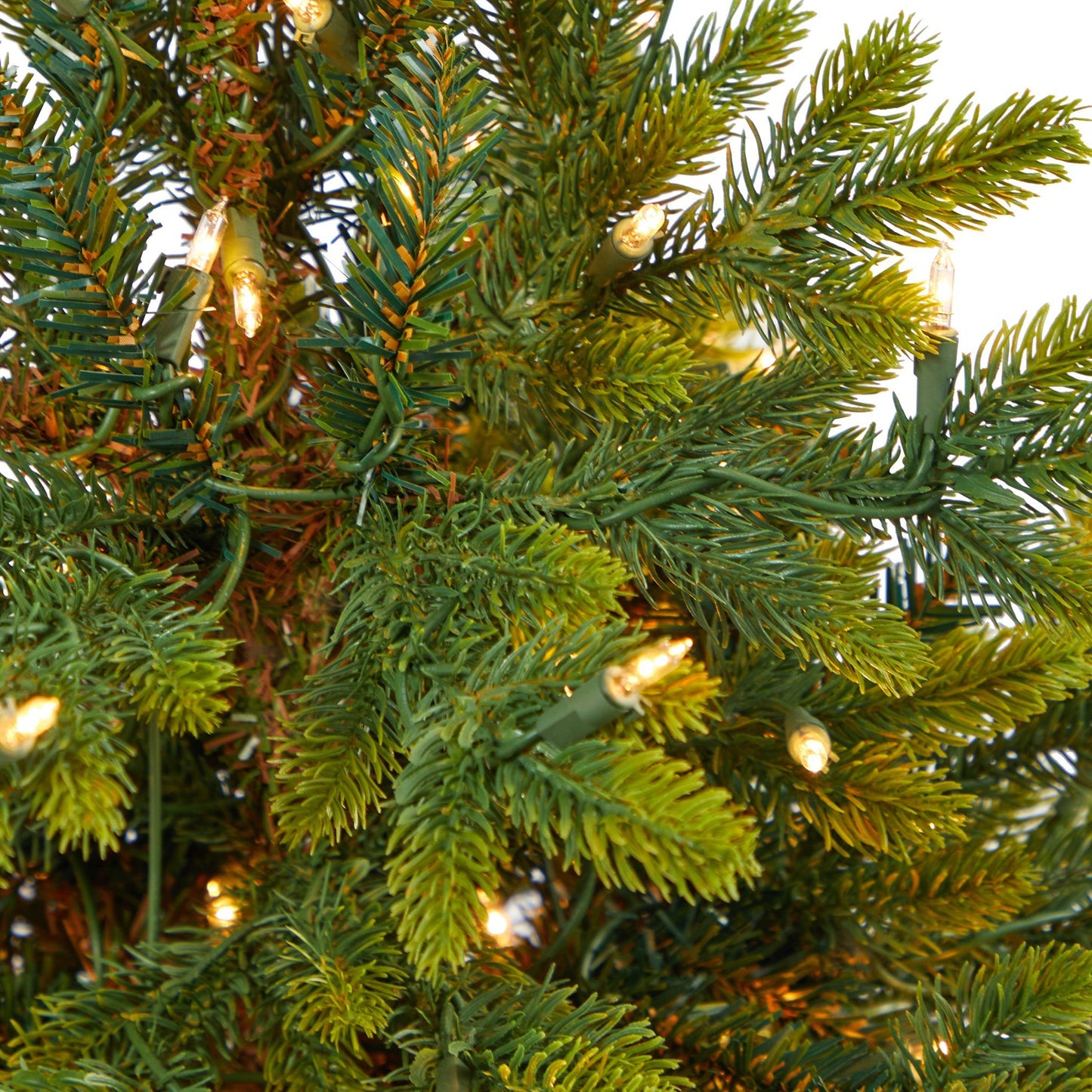 Árbol de Navidad artificial de abeto de Carolina del Norte de 3,5 pies con 150 luces transparentes y 563 ramas flexibles en maceta gris con soporte