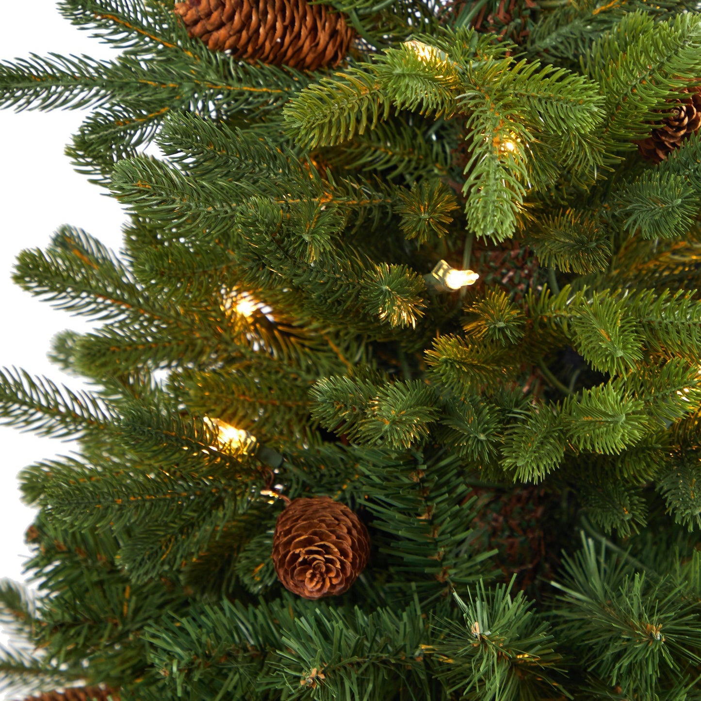 Árbol de Navidad artificial de abeto de montaña Yukon de 3,5 pies con 50 luces transparentes y piñas en maceta blanca