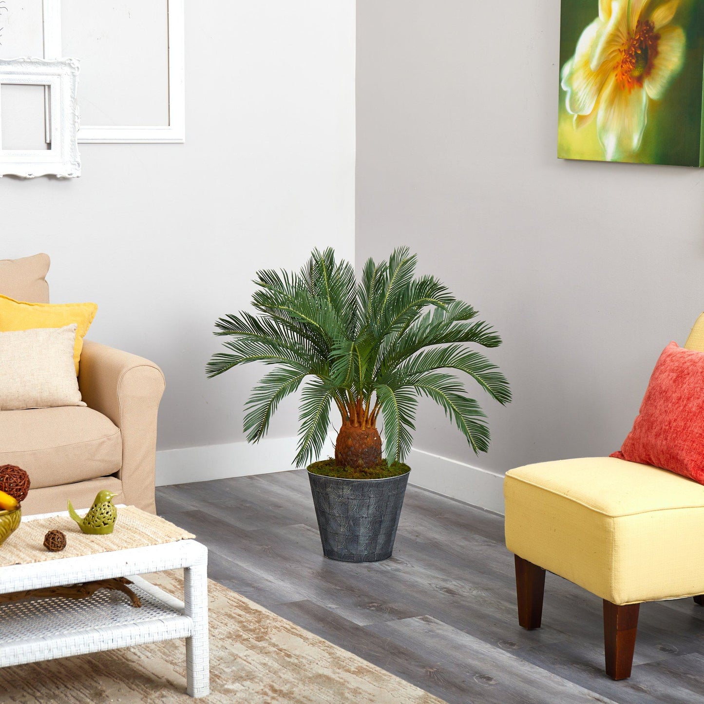 Árbol artificial Cycas de 40” en macetero de hojalata con relieve negro