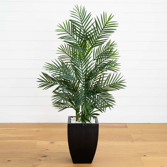 Palmier Areca de 4,5 pi avec jardinière noire résistante aux UV (intérieur/extérieur)