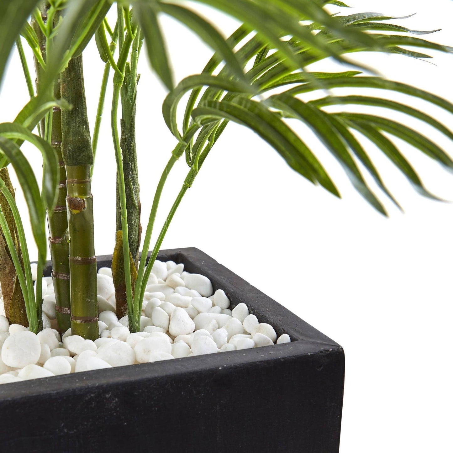 Palmier Areca de 4,5 pi avec jardinière noire résistante aux UV (intérieur/extérieur)