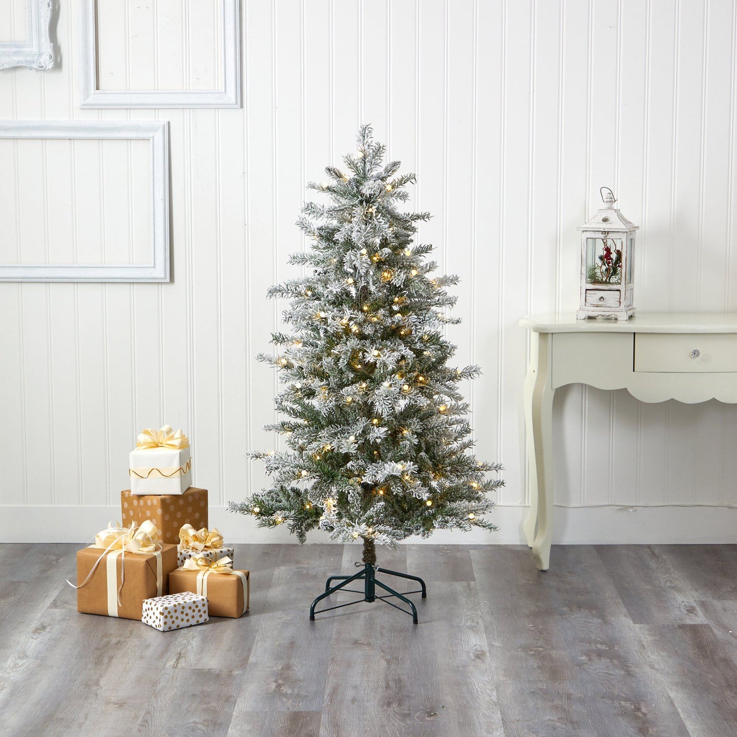 Árbol de Navidad artificial de abeto de Nueva Escocia flocado y delgado de 5 pies con 150 luces LED de color blanco cálido y 433 ramas flexibles