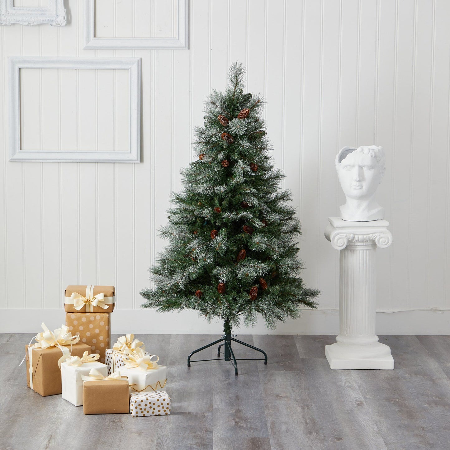 Árbol de Navidad artificial de pino de montaña de los Alpes franceses nevados de 5 pies con 387 ramas flexibles y piñas