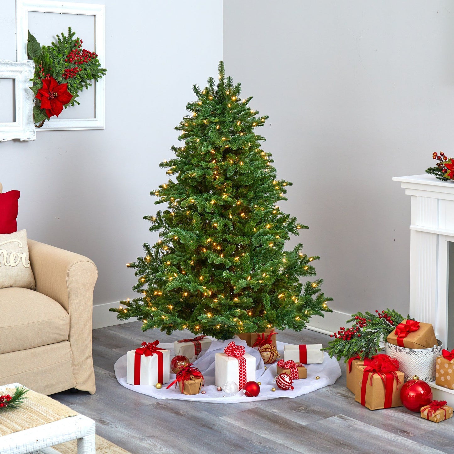 Árbol de Navidad artificial de abeto de Carolina del Sur de 5 pies con 300 luces blancas cálidas y 1370 ramas