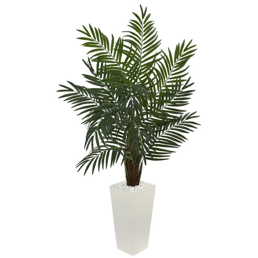 Palmier artificiel Areca de 5,5 pi dans une jardinière blanche