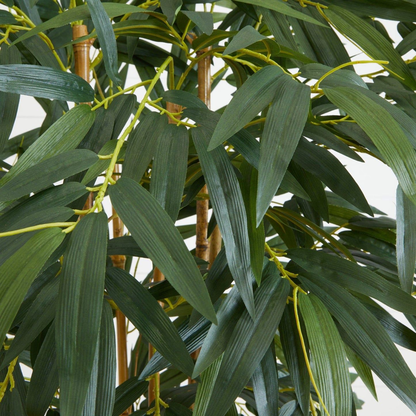 Arbre en bambou de 5,5 pi dans une jardinière cylindrique grise