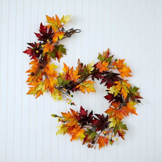 Guirlande de 6 pieds de feuilles d'érable et de baies d'automne