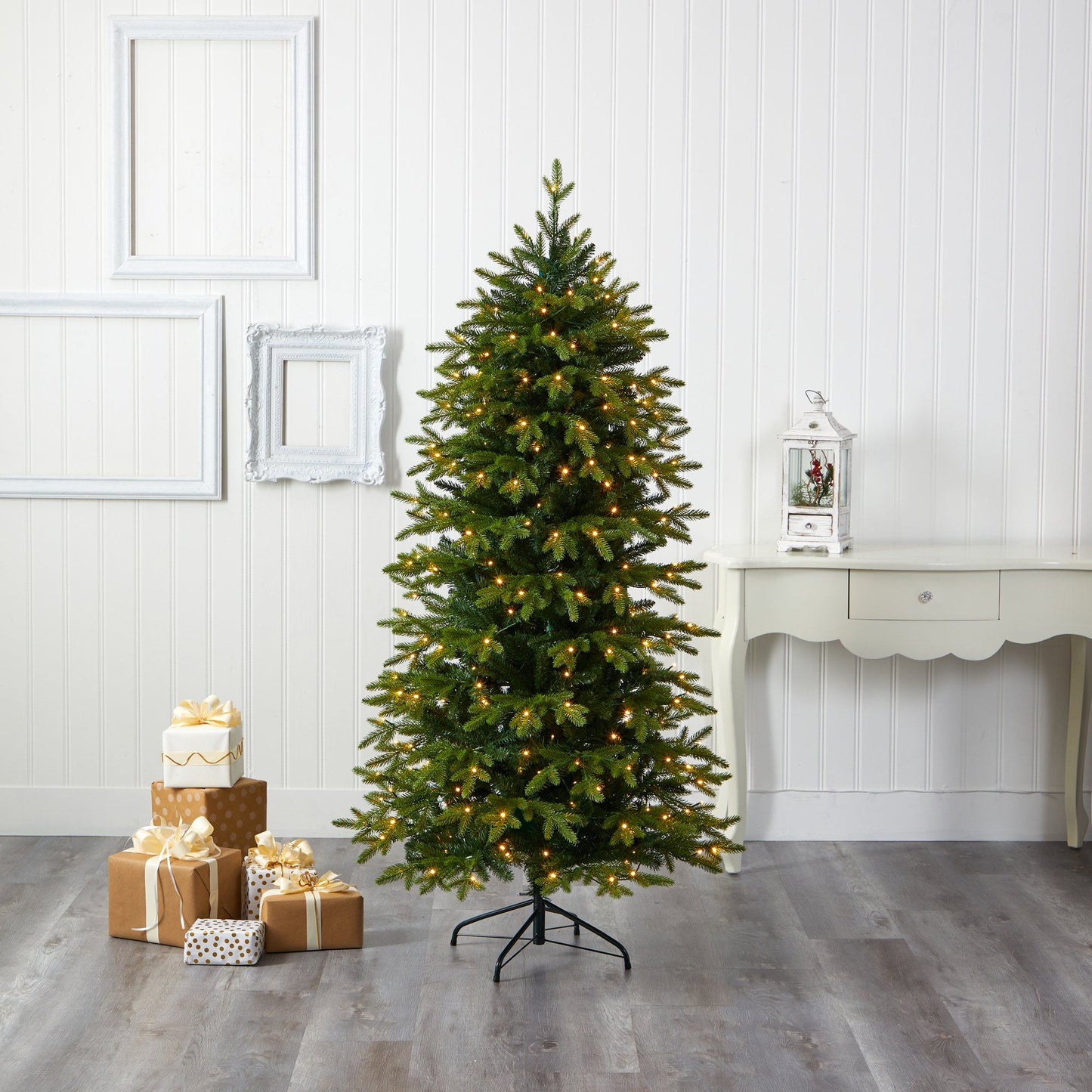 Árbol de Navidad artificial de abeto belga de 6 pies con aspecto natural y 300 luces LED transparentes