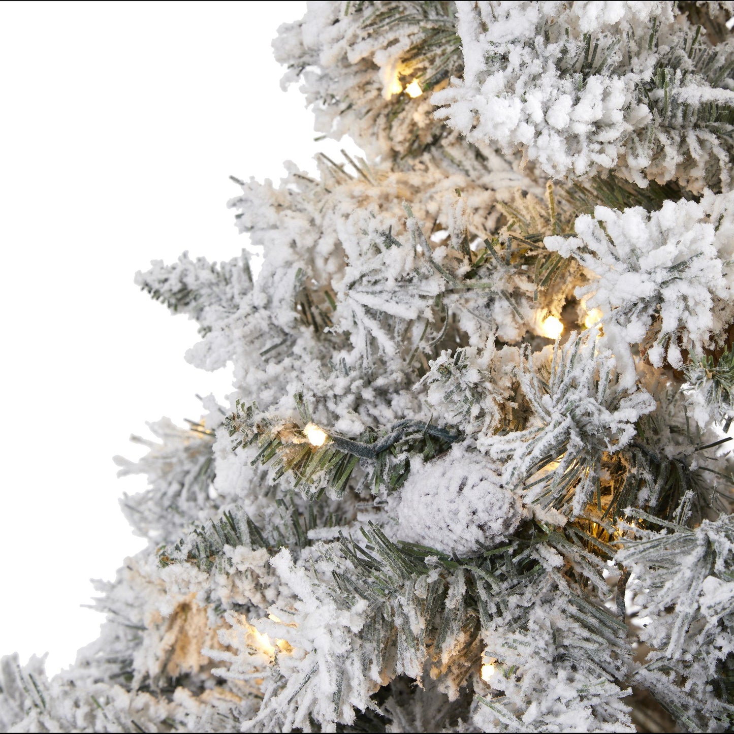 Árbol de Navidad artificial de pino de montaña blanco flocado de 7 pies con piñas y 350 luces LED