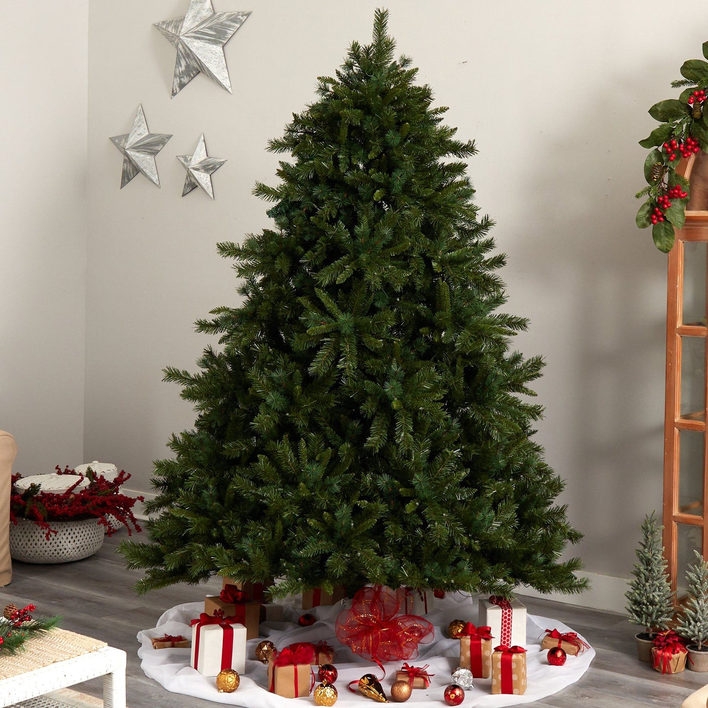 8’ Wyoming Mixed Pine Artificial Christmas Tree with 650 Clear Lights and 2302 Bendable Branches