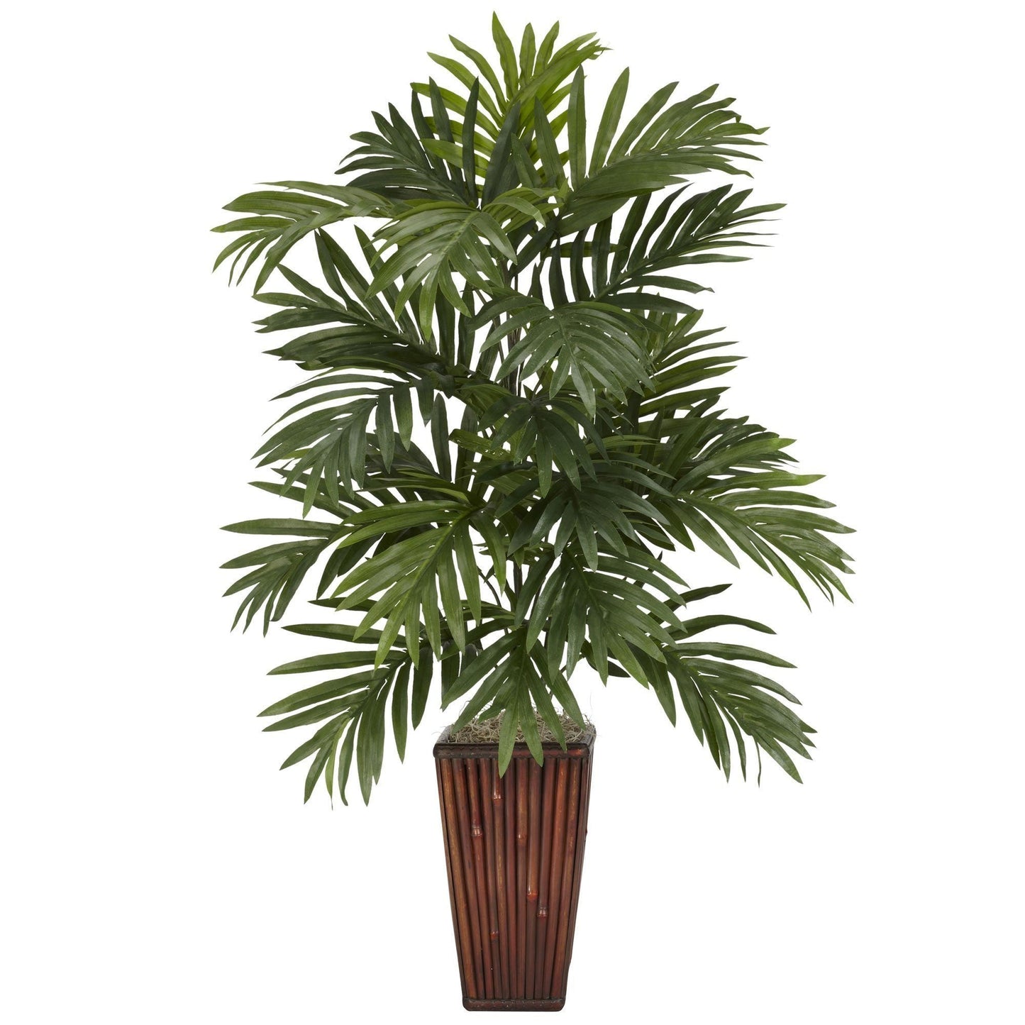 Planta de seda con palma de areca y jarrón de bambú