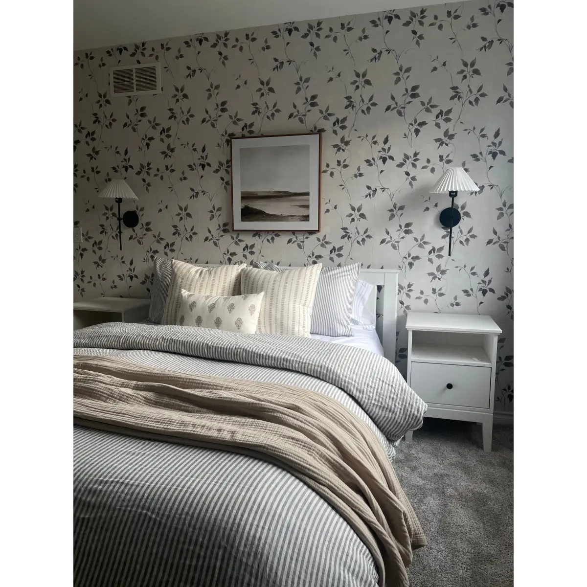 Augustus Wallpaper - Gray Leafy Vines - Loomwell Home Goods