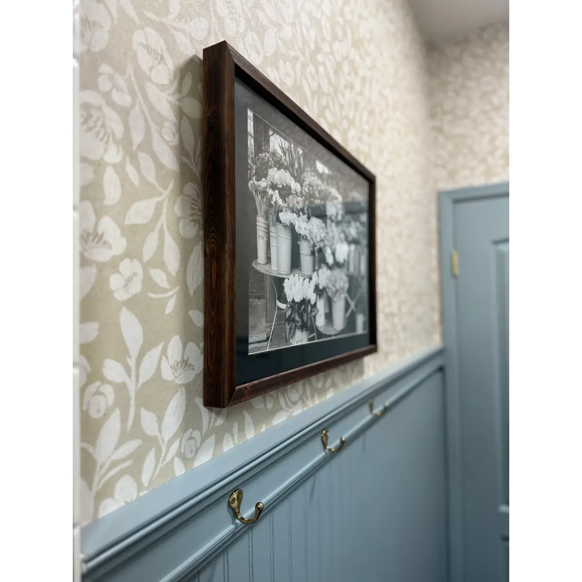 Aynsley Wallpaper - Simple Flowers - Loomwell Home Goods