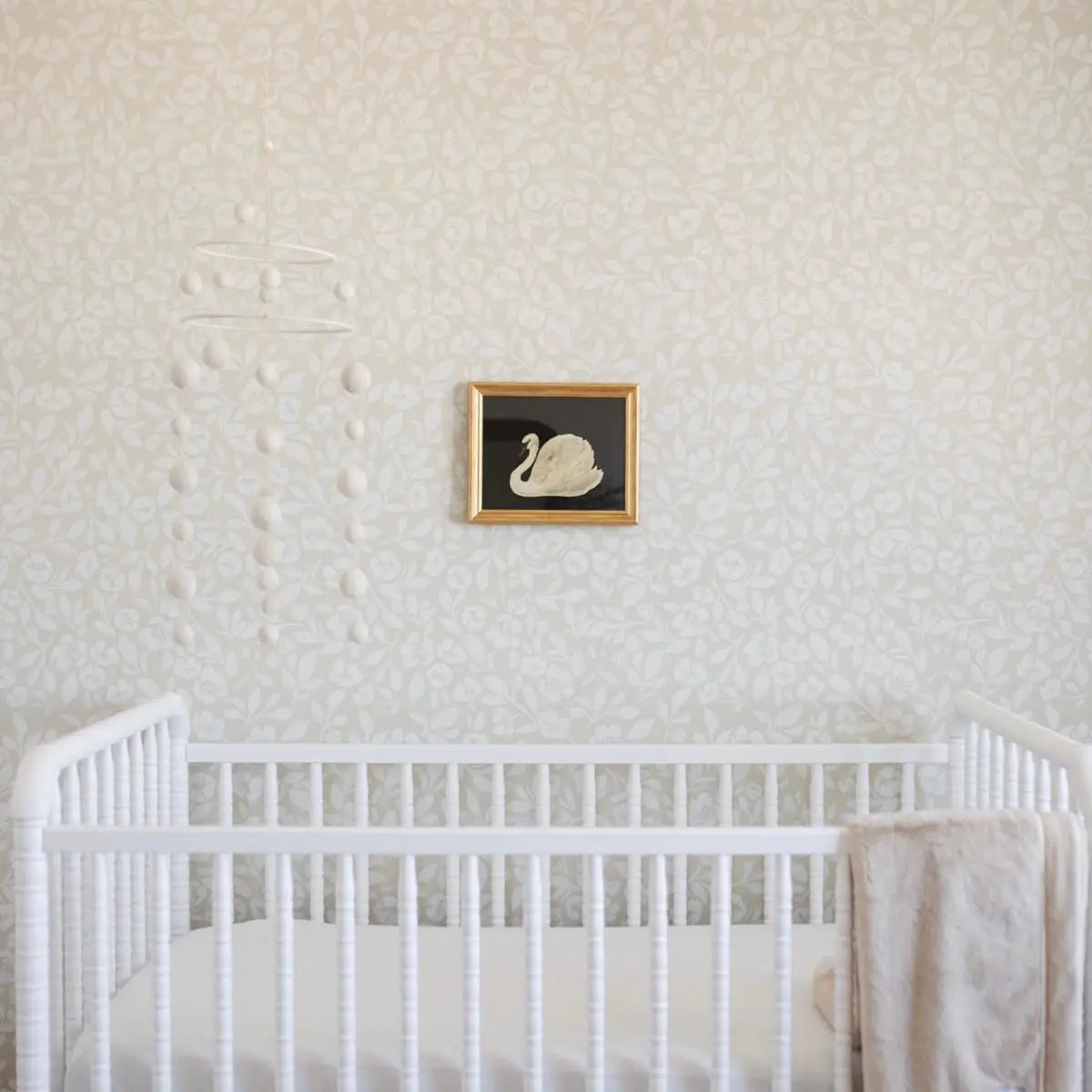 Aynsley Wallpaper - Simple Flowers - Loomwell Home Goods
