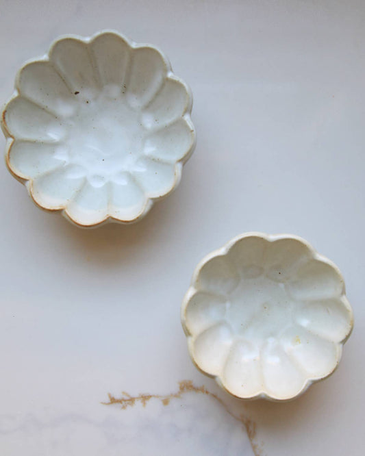 Flower Petal Pinch Bowl - Small - Fodory