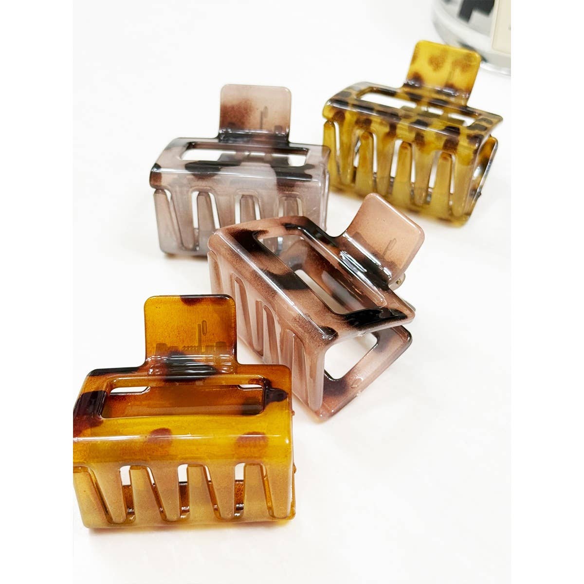 Medium Tortoise Hair Claw Clips - Love and Repeat