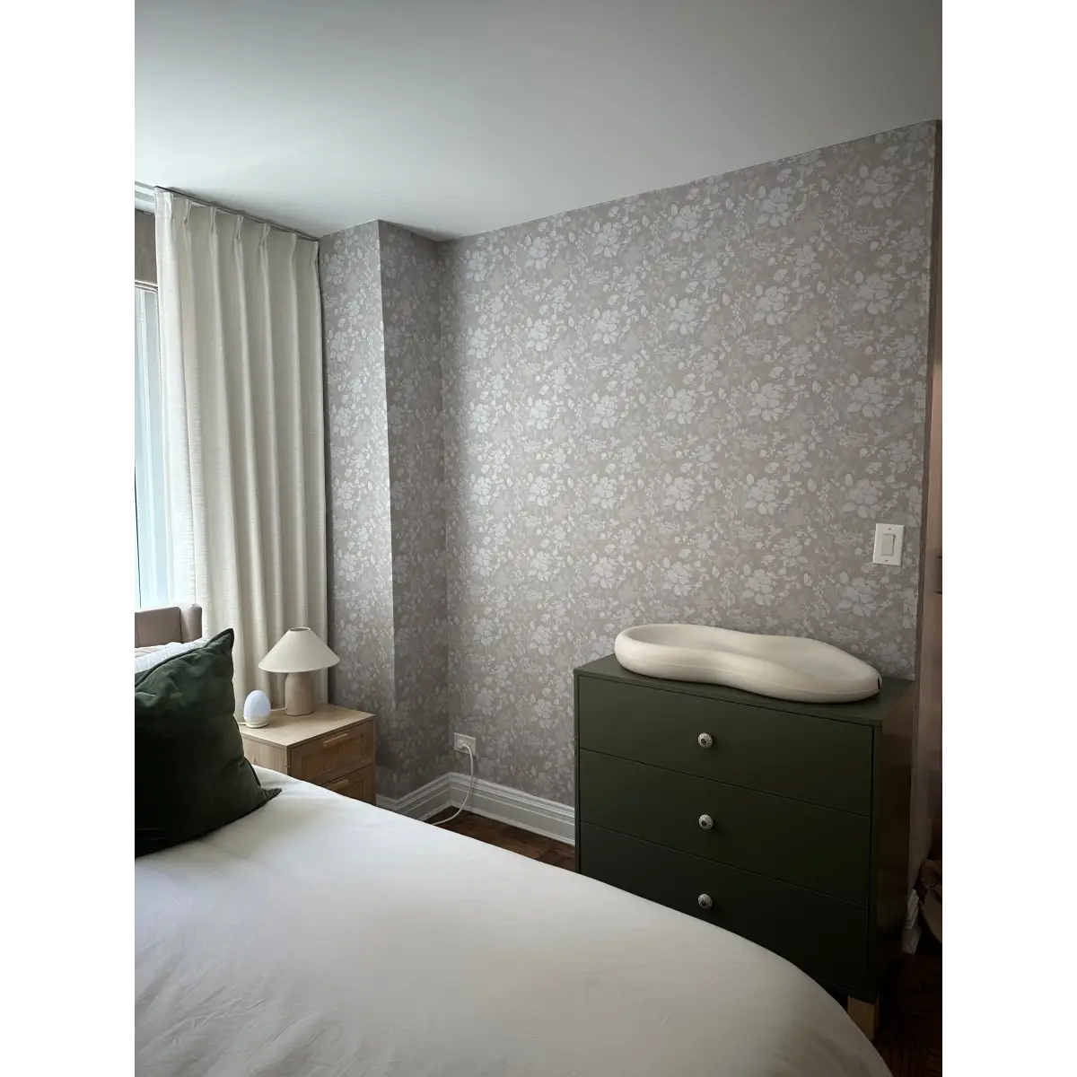 Bates Wallpaper - Flowers - by Taddy Mikelaites - Loomwell Home Goods