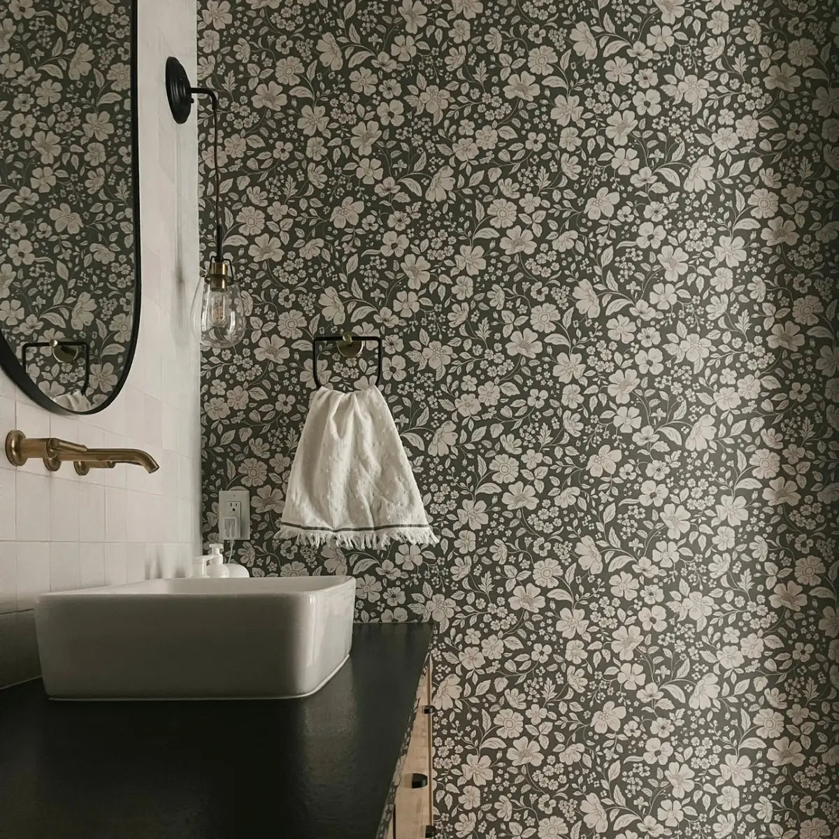 Beatrice Wallpaper - Bold Detailed Flowers - by Daphne and Sage - Loomwell Home Goods