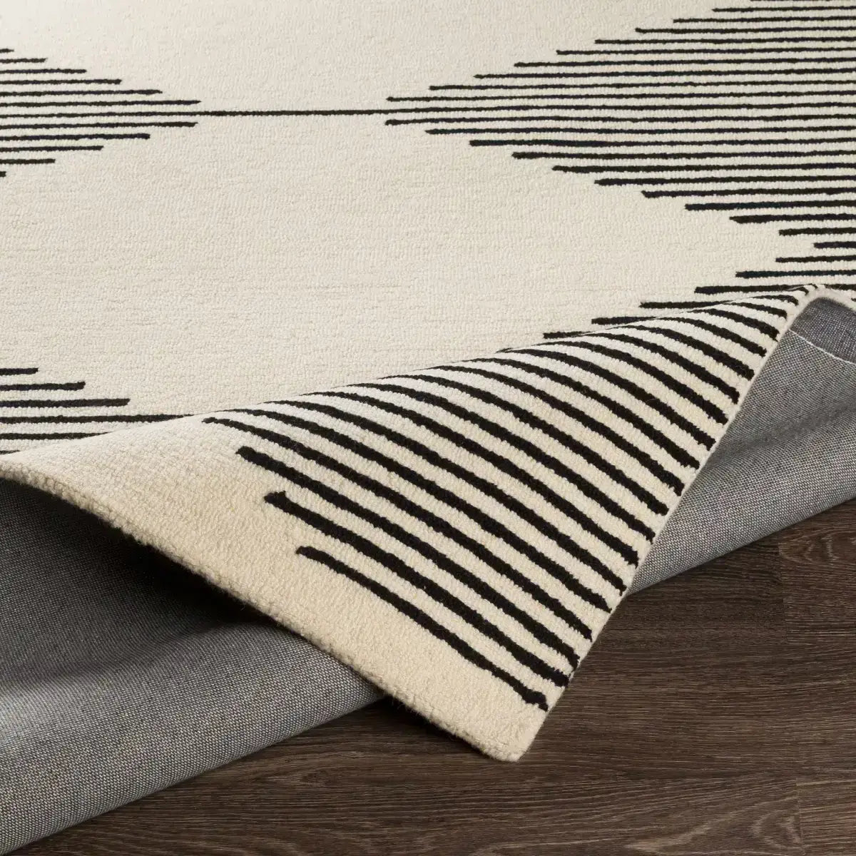 Black Modern Hand Tufted Wool Rug - Boutique Rugs