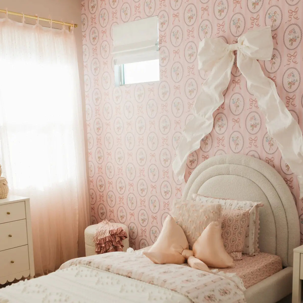 Blaire Wallpaper - Bouquets and Bows in Frames - by In My Jammers - Loomwell Home Goods