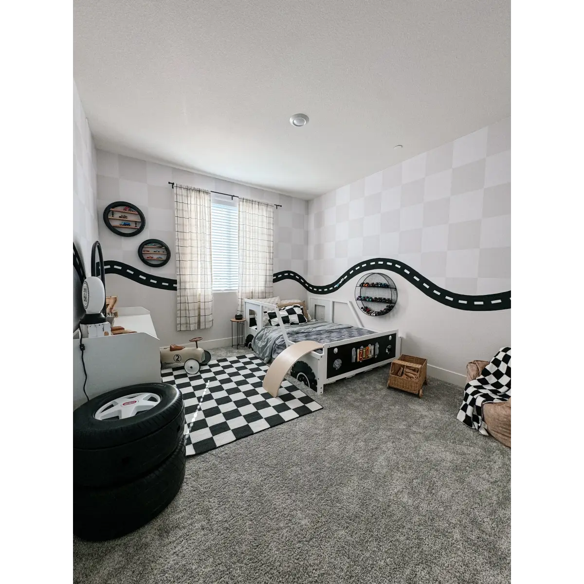 Bowie Wallpaper - Checkerboard - Loomwell Home Goods