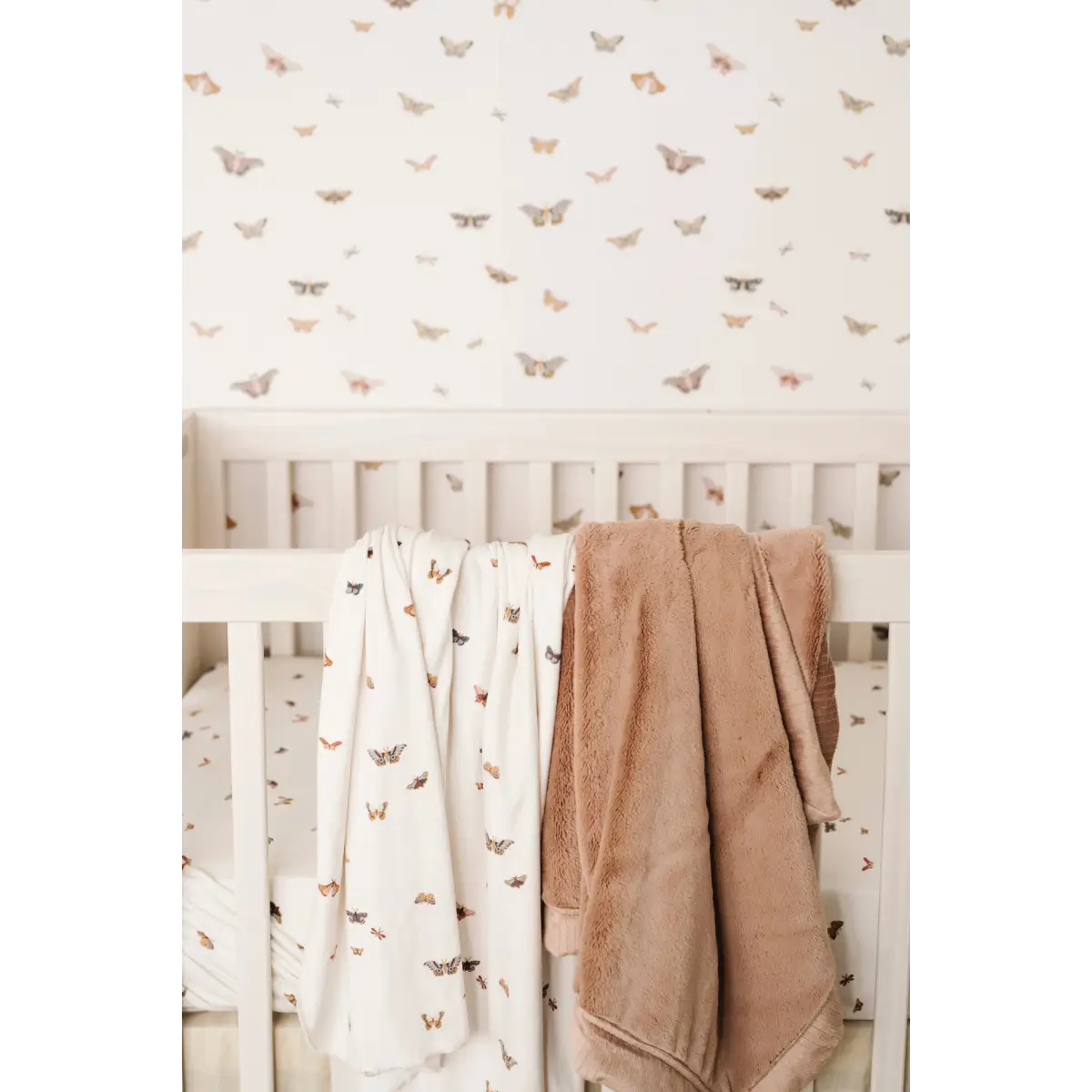 Butterfly Wallpaper - Butterflies in Flight for Baby - by Saranoni - Loomwell Home Goods