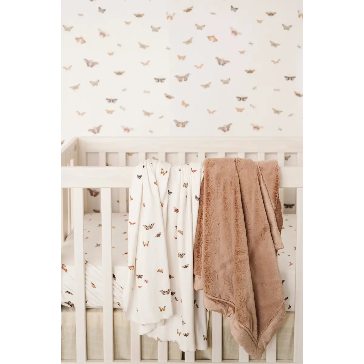 Butterfly Wallpaper - Butterflies in Flight for Baby - by Saranoni - Loomwell Home Goods